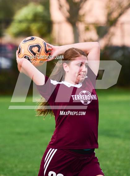 Thumbnail 2 in Benjamin Franklin vs. Terrebonne (LHSAA Division II 2nd Round Playoff) photogallery.