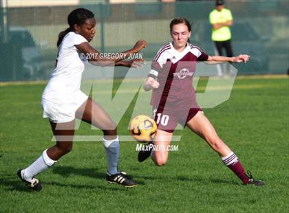 Thumbnail 3 in Benjamin Franklin vs. Terrebonne (LHSAA Division II 2nd Round Playoff) photogallery.