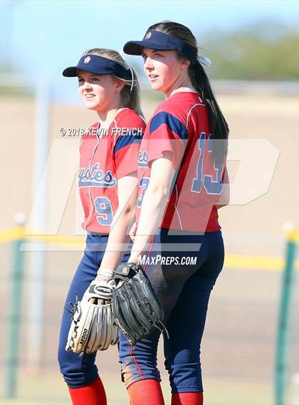 Thumbnail 1 in Centennial vs. Kellis photogallery.