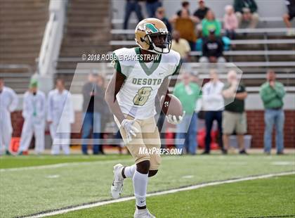 Thumbnail 1 in DeSoto vs. Carroll (UIL 6A Division 1 Region 1 Area) photogallery.