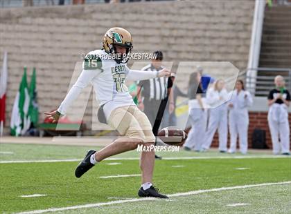 Thumbnail 2 in DeSoto vs. Carroll (UIL 6A Division 1 Region 1 Area) photogallery.