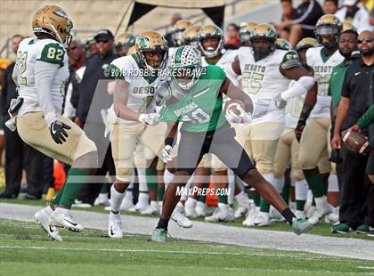Thumbnail 1 in DeSoto vs. Carroll (UIL 6A Division 1 Region 1 Area) photogallery.