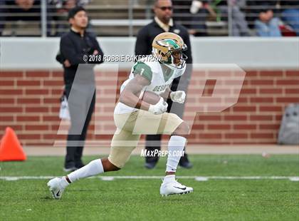 Thumbnail 3 in DeSoto vs. Carroll (UIL 6A Division 1 Region 1 Area) photogallery.
