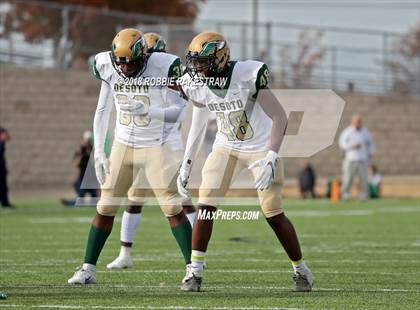 Thumbnail 3 in DeSoto vs. Carroll (UIL 6A Division 1 Region 1 Area) photogallery.