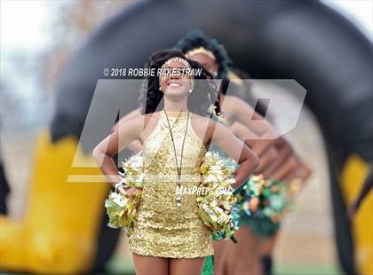 Thumbnail 3 in DeSoto vs. Carroll (UIL 6A Division 1 Region 1 Area) photogallery.