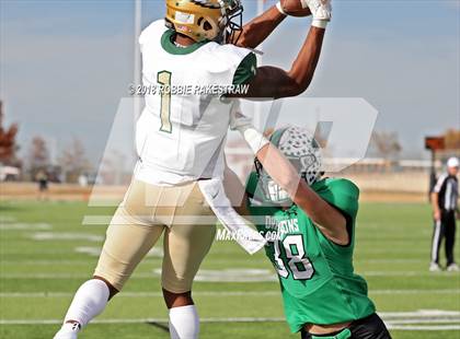 Thumbnail 2 in DeSoto vs. Carroll (UIL 6A Division 1 Region 1 Area) photogallery.