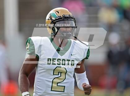 Thumbnail 3 in DeSoto vs. Carroll (UIL 6A Division 1 Region 1 Area) photogallery.