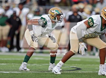 Thumbnail 2 in DeSoto vs. Carroll (UIL 6A Division 1 Region 1 Area) photogallery.