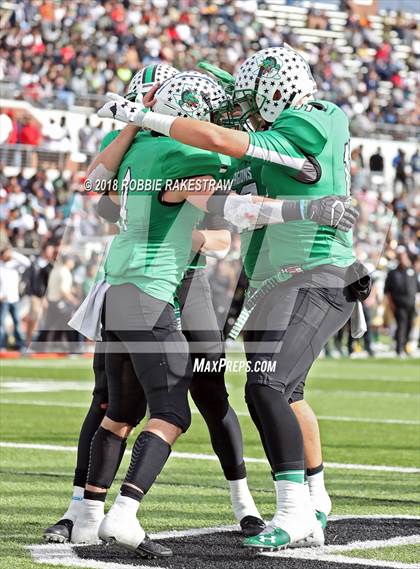 Thumbnail 2 in DeSoto vs. Carroll (UIL 6A Division 1 Region 1 Area) photogallery.