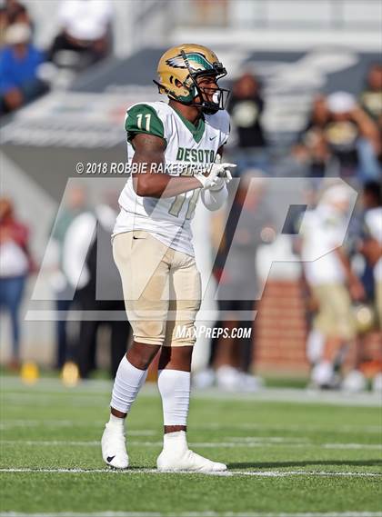 Thumbnail 2 in DeSoto vs. Carroll (UIL 6A Division 1 Region 1 Area) photogallery.