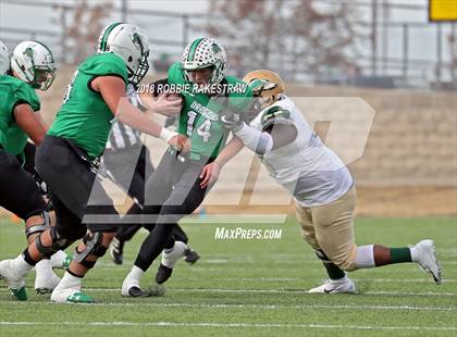 Thumbnail 2 in DeSoto vs. Carroll (UIL 6A Division 1 Region 1 Area) photogallery.