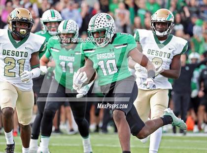 Thumbnail 1 in DeSoto vs. Carroll (UIL 6A Division 1 Region 1 Area) photogallery.