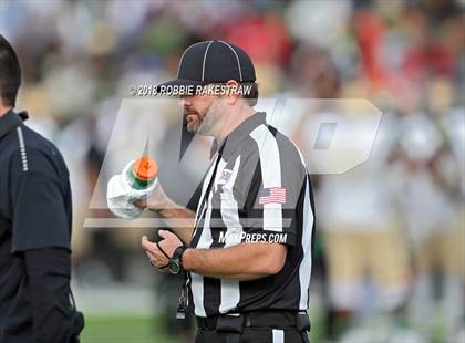 Thumbnail 3 in DeSoto vs. Carroll (UIL 6A Division 1 Region 1 Area) photogallery.