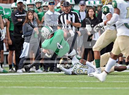 Thumbnail 3 in DeSoto vs. Carroll (UIL 6A Division 1 Region 1 Area) photogallery.
