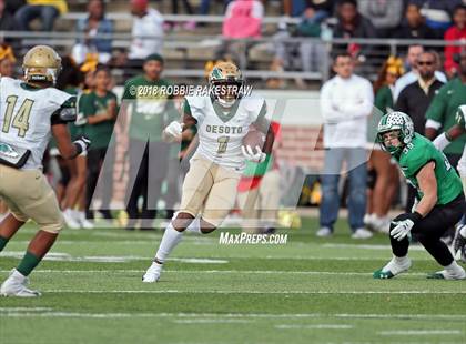 Thumbnail 1 in DeSoto vs. Carroll (UIL 6A Division 1 Region 1 Area) photogallery.