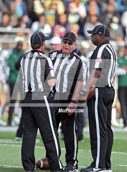 Thumbnail 3 in DeSoto vs. Carroll (UIL 6A Division 1 Region 1 Area) photogallery.