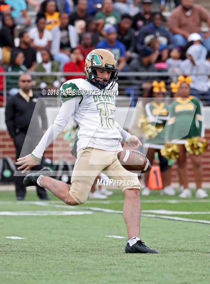 Thumbnail 1 in DeSoto vs. Carroll (UIL 6A Division 1 Region 1 Area) photogallery.