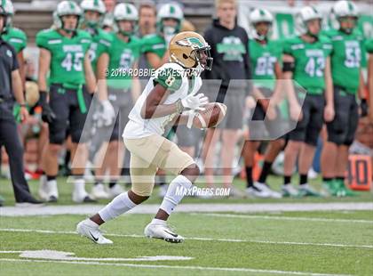 Thumbnail 2 in DeSoto vs. Carroll (UIL 6A Division 1 Region 1 Area) photogallery.