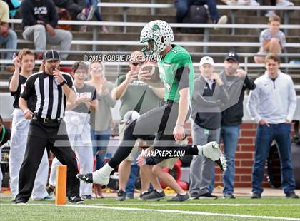 Thumbnail 1 in DeSoto vs. Carroll (UIL 6A Division 1 Region 1 Area) photogallery.