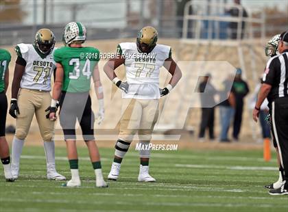 Thumbnail 2 in DeSoto vs. Carroll (UIL 6A Division 1 Region 1 Area) photogallery.