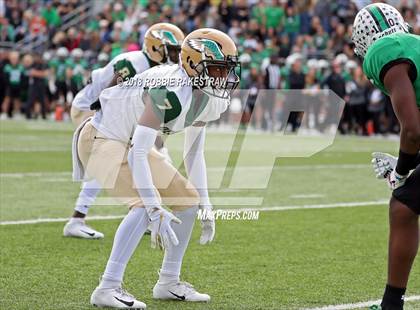 Thumbnail 2 in DeSoto vs. Carroll (UIL 6A Division 1 Region 1 Area) photogallery.
