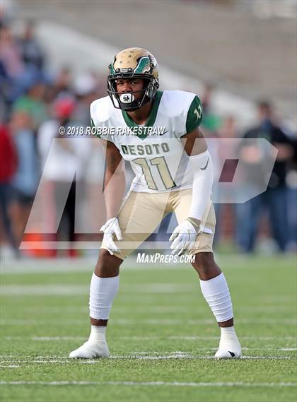 Thumbnail 1 in DeSoto vs. Carroll (UIL 6A Division 1 Region 1 Area) photogallery.