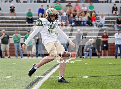 Thumbnail 2 in DeSoto vs. Carroll (UIL 6A Division 1 Region 1 Area) photogallery.