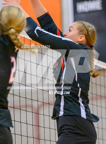 Thumbnail 1 in Oakley @ Southwestern Heights photogallery.