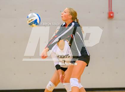 Thumbnail 1 in Oakley @ Southwestern Heights photogallery.