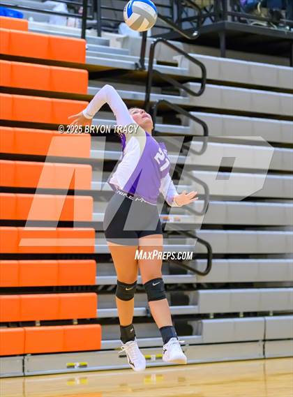 Thumbnail 1 in Oakley @ Southwestern Heights photogallery.