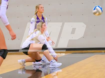 Thumbnail 3 in Oakley @ Southwestern Heights photogallery.