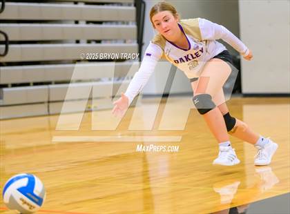 Thumbnail 1 in Oakley @ Southwestern Heights photogallery.