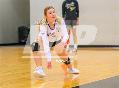 Thumbnail 1 in Oakley @ Southwestern Heights photogallery.