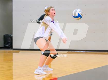 Thumbnail 1 in Oakley @ Southwestern Heights photogallery.