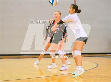 Thumbnail 2 in Oakley @ Southwestern Heights photogallery.