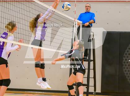 Thumbnail 2 in Oakley @ Southwestern Heights photogallery.