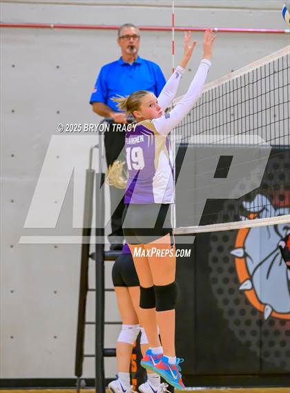 Thumbnail 1 in Oakley @ Southwestern Heights photogallery.