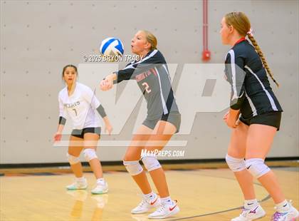 Thumbnail 1 in Oakley @ Southwestern Heights photogallery.