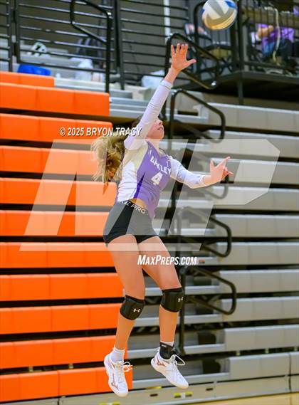 Thumbnail 3 in Oakley @ Southwestern Heights photogallery.