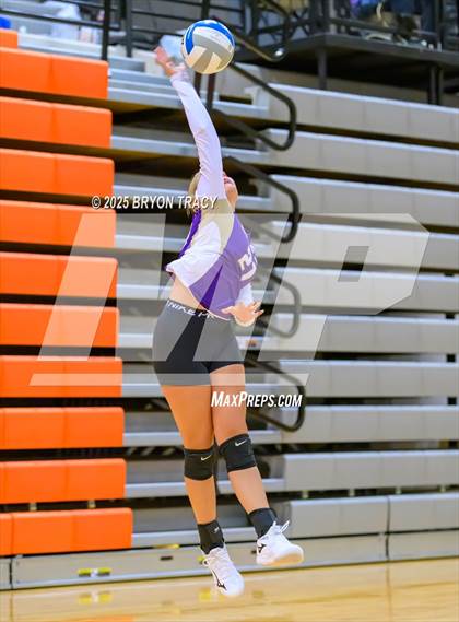 Thumbnail 2 in Oakley @ Southwestern Heights photogallery.