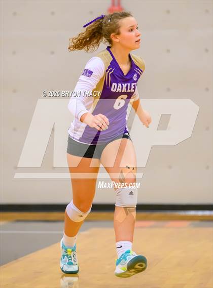 Thumbnail 2 in Oakley @ Southwestern Heights photogallery.