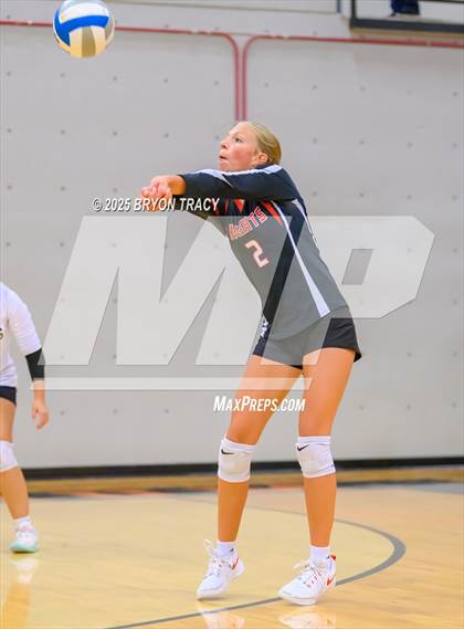 Thumbnail 1 in Oakley @ Southwestern Heights photogallery.