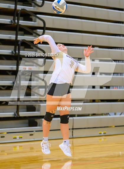 Thumbnail 2 in Oakley @ Southwestern Heights photogallery.