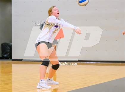 Thumbnail 3 in Oakley @ Southwestern Heights photogallery.