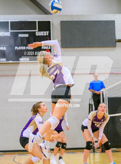 Thumbnail 2 in Oakley @ Southwestern Heights photogallery.