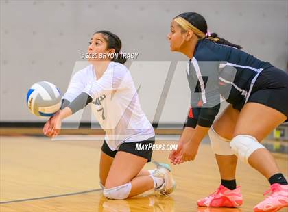 Thumbnail 2 in Oakley @ Southwestern Heights photogallery.