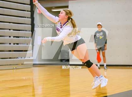 Thumbnail 2 in Oakley @ Southwestern Heights photogallery.