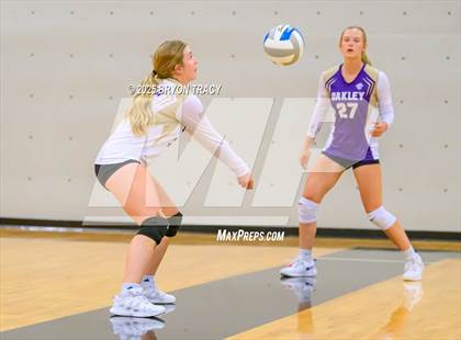 Thumbnail 1 in Oakley @ Southwestern Heights photogallery.