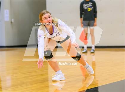 Thumbnail 1 in Oakley @ Southwestern Heights photogallery.