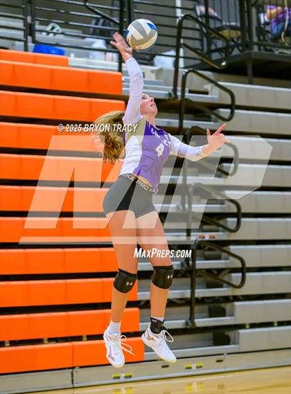 Thumbnail 2 in Oakley @ Southwestern Heights photogallery.